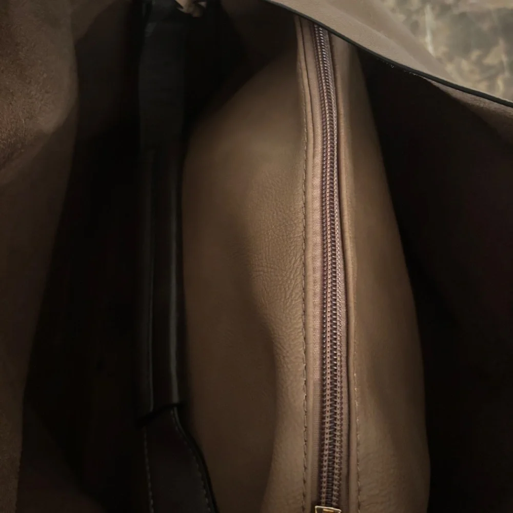 Handbag - Picture 2 of 4
